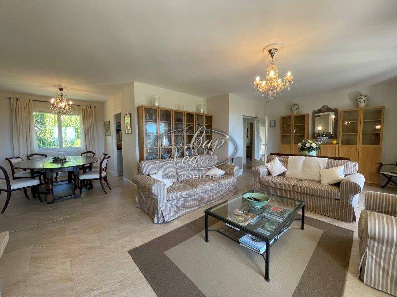 CAVALIÈRE - PROPRIÉTÉ AU CALME - LOTISSEMENT PRIVÉ