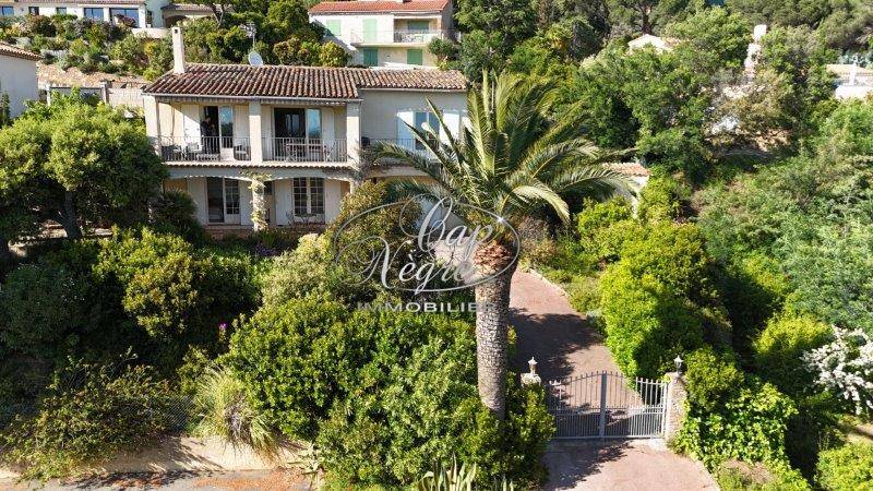 CAVALIÈRE - PROPRIÉTÉ AU CALME - LOTISSEMENT PRIVÉ