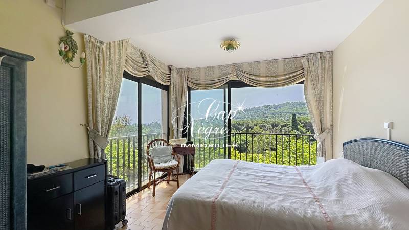 CAVALIERE MAZET VUE MER ET VEGETATION 2 CHAMBRES