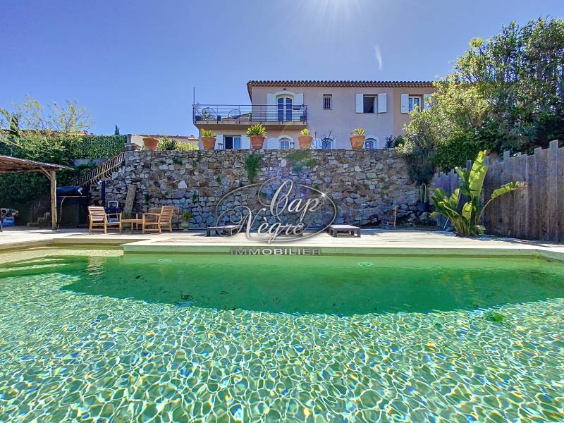 COGOLIN (83) - VILLA RÉCENTE AVEC PISCINE