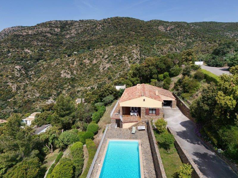 LE LAVANDOU VUE MER EXCEPTIONNELLE PISCINE CALME