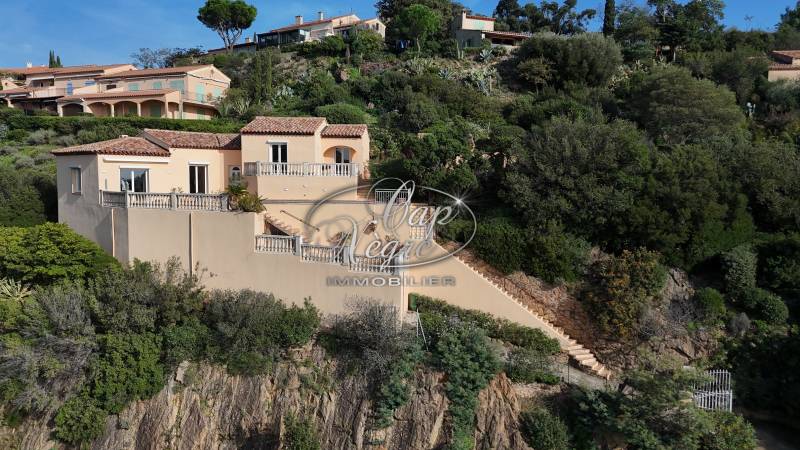 SOUS-COMPROMIS- VILLA VUE MER A VENDRE A SAINT-CLAIR