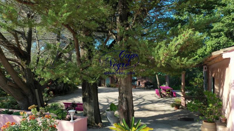 BASTIDE DE CHARME ET DEPENDANCES - BORMES LES MIMOSAS