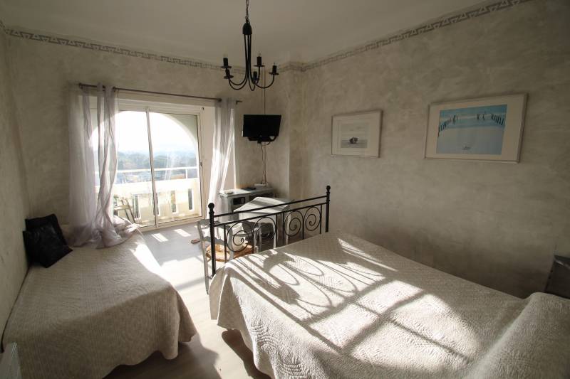 SOUS OFFRE - HOTEL DANS DOMAINE PRIVÉ - BORMES LES MIMOSAS