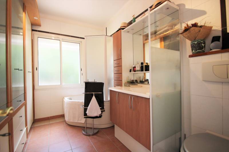 PROPRIÉTÉ VUE MER ENTRE LE CAP NÈGRE ET LA PLAGE DE PRAMOUSQUIER