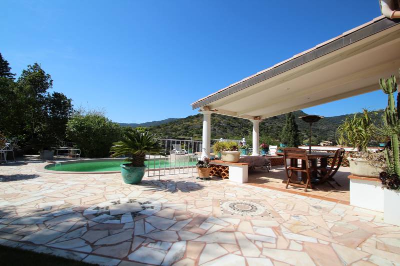 PROPRIÉTÉ VUE MER ENTRE LE CAP NÈGRE ET LA PLAGE DE PRAMOUSQUIER