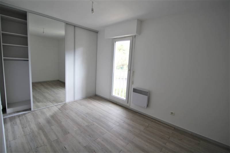 appartement rénové beaux matériaux Le Lavandou