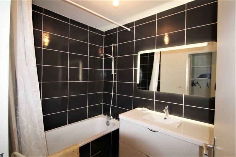 appartement cuisine entièrement neuve proche plage