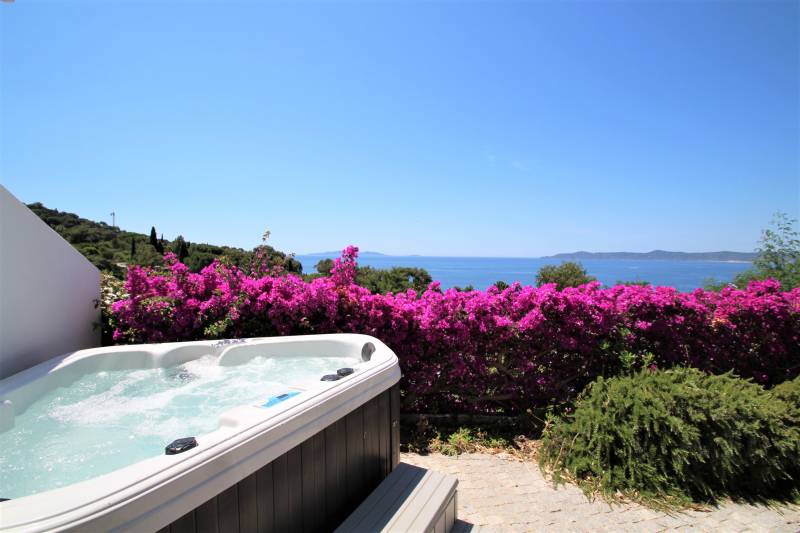 Appartement vue mer proche plage de cavalière le lavandou vente