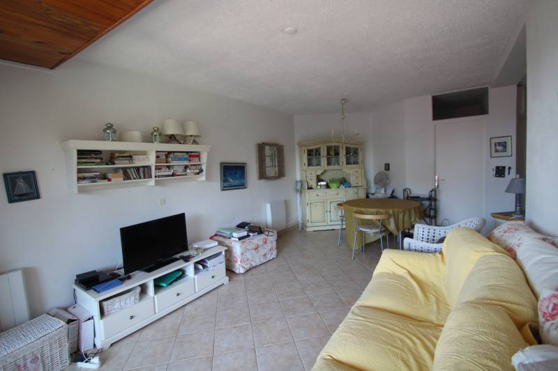 SUPERBE APPARTEMENT T2 VUE MER GARAGE ET STUDIO AMENAGE