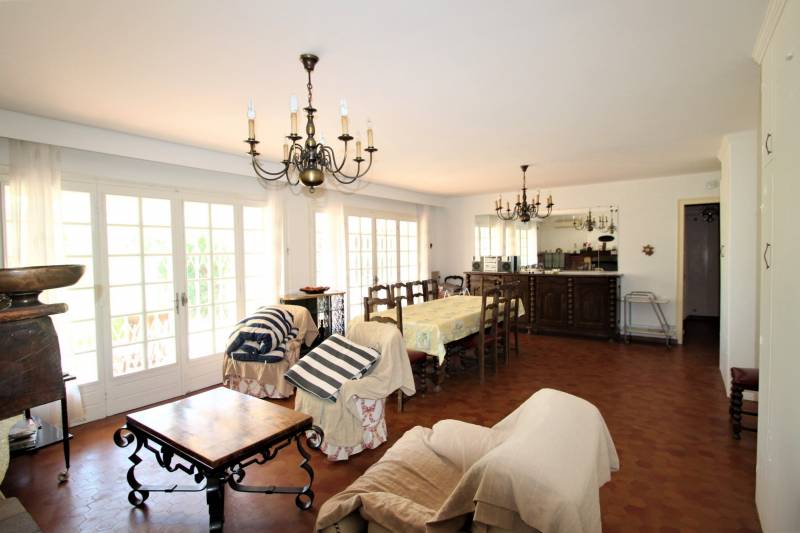 VILLA DIVISEE EN 4 APPARTEMENTS A LA VENTE CAVALAIRE