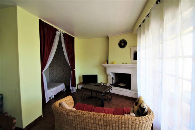 PROPRIETE A VENDRE VILLA DIVISEE EN 4 APPARTEMENTS CLIMATISATION CAVALAIRE PROCHE PLAGE