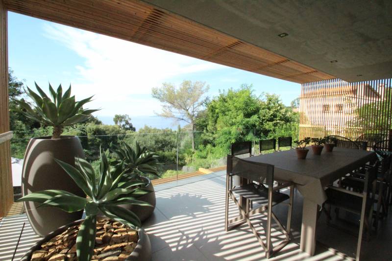 BELLES PRESTATIONS RAYOL CANADEL MAISON PISCINE CONTEMPORAINE