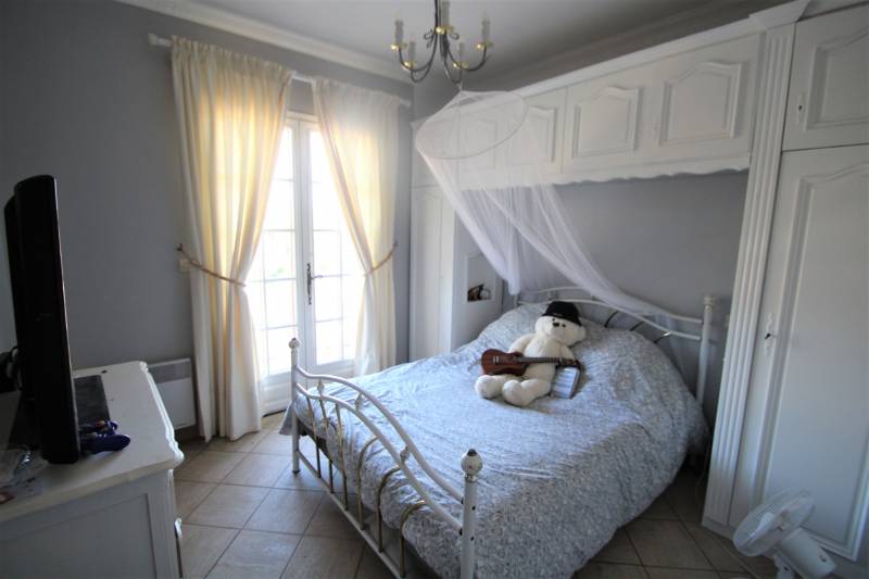 AU LAVANDOU PROCHE PLAGE CAVALIERE VILLA GARAGE JACUZZI