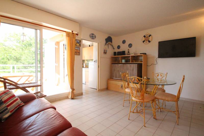 GRAND DUPLEX AU CALME PROCHE PLAGE CAVALIERE LE LAVANDOU LOGGIA STATIONNEMENT PRIVE