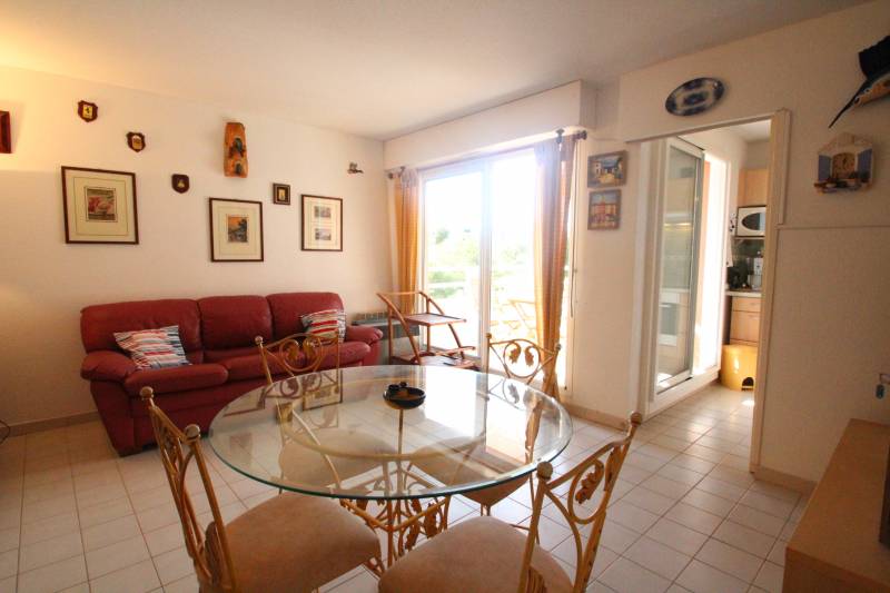 T3 AVEC TERRASSE ET BALCON PROCHE PLAGE CAVALIERE