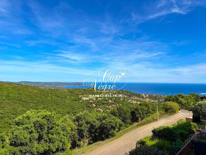 VENDU - MAZET VUE MER & COLLINES DE 58M² À VENDRE DANS LES HAUTEURS DE CAVALAIRE SUR MER EN EXCLUSIVITE