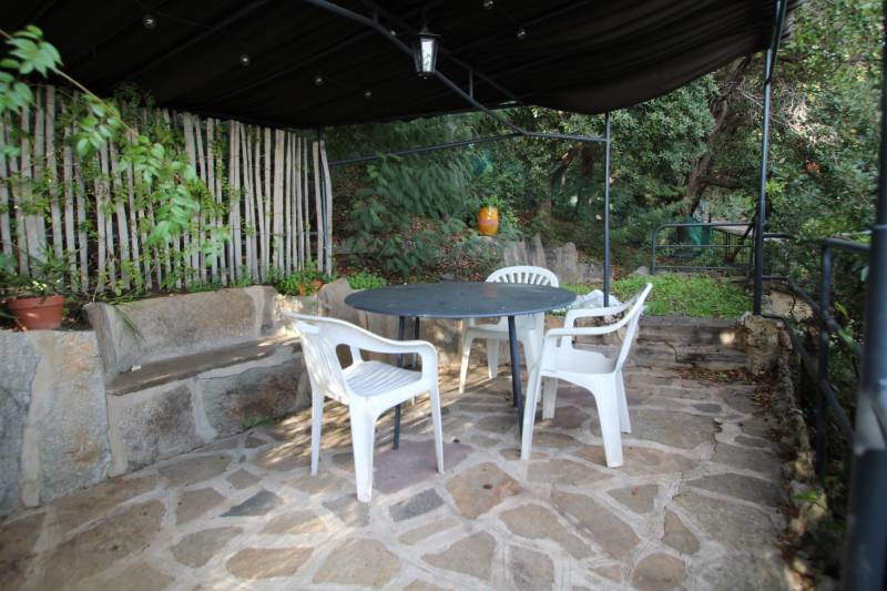 ENSEMBLE DE BATIMENTS MAISON T6 A VENDRE LE LAVANDOU PRAMOUSQUIER VUE MER GARAGE PROCHE PLAGE