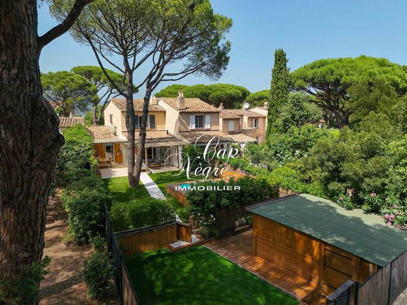 MAZET T3 AVEC JARDIN & PISCINE À VENDRE DANS UN DOMAINE CALME À GASSIN