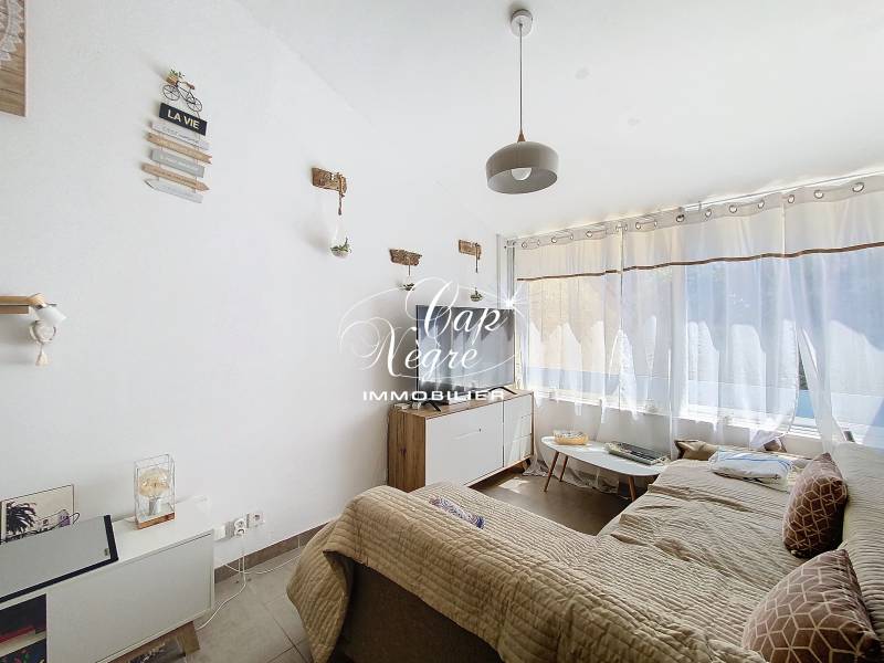MAZET T2 À VENDRE 34M² EN RÉSIDENCE AVEC PISCINE À LA CROIX VALMER