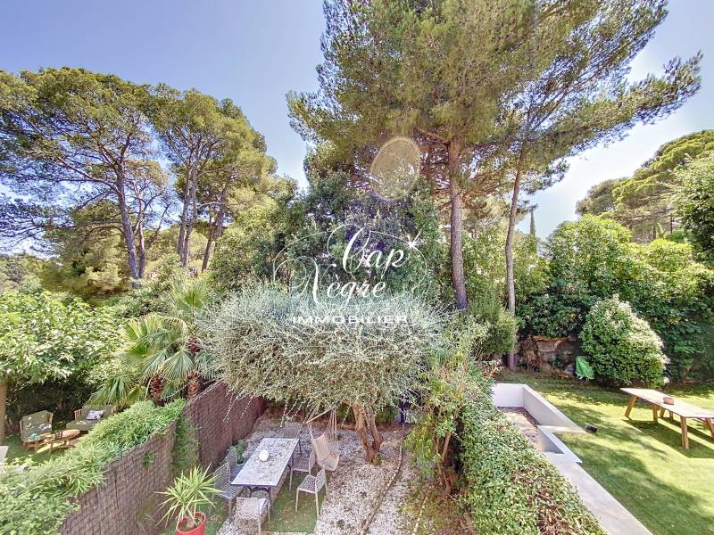 MAZET T2 À VENDRE 34M² EN RÉSIDENCE AVEC PISCINE À LA CROIX VALMER