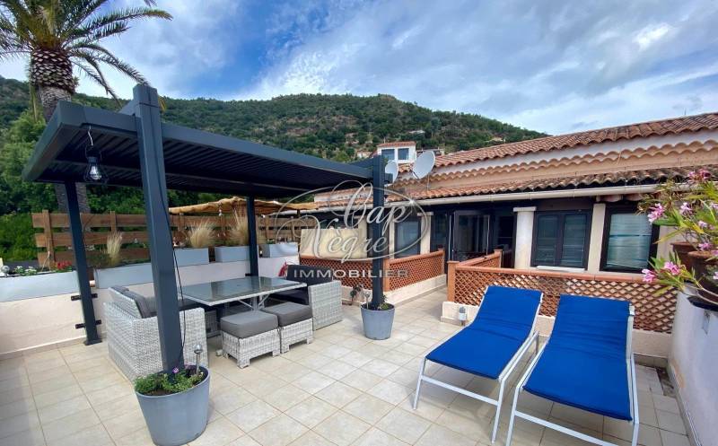 VENDU PAR CAP NÈGRE IMMOBILIER - APPARTEMENT RÉNOVÉ PROCHE PLAGE A VENDRE AU LAVANDOU