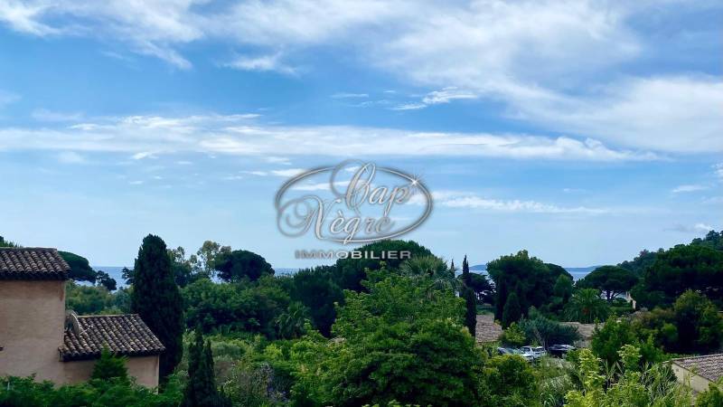 VENDU PAR CAP NÈGRE IMMOBILIER - APPARTEMENT RÉNOVÉ PROCHE PLAGE A VENDRE AU LAVANDOU