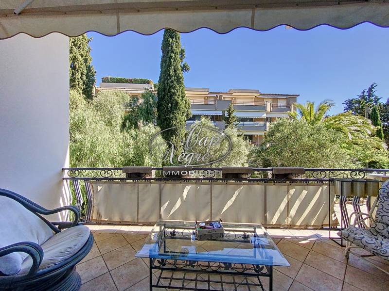 DEUX APPARTEMENTS T2 À VENDRE JARDIN ET GARAGE CENTRE VILLE CAVALAIRE SUR MER