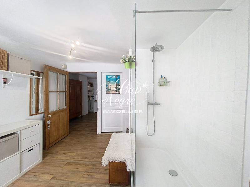 DUPLEX T2 À VENDRE 52M² REFAIT À NEUF À HYÈRES MÉDIÉVAL