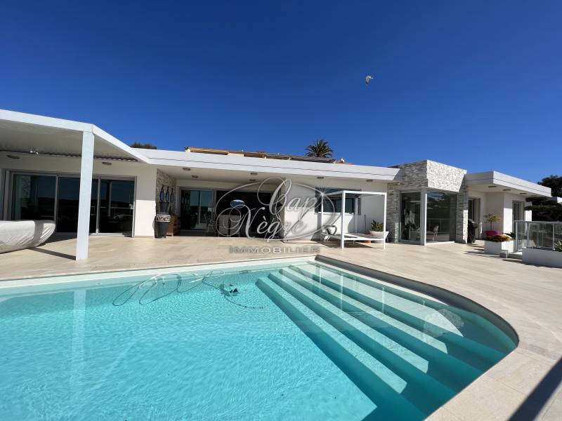 propriété de rêve surplombant la baie du Lavandou