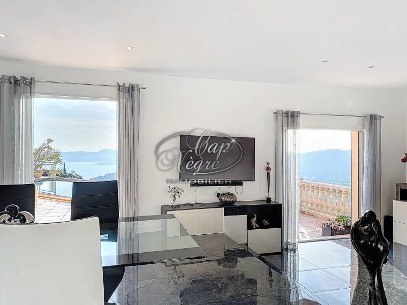 SOUS-COMPROMIS- VILLA VUE MER A VENDRE A SAINT-CLAIR