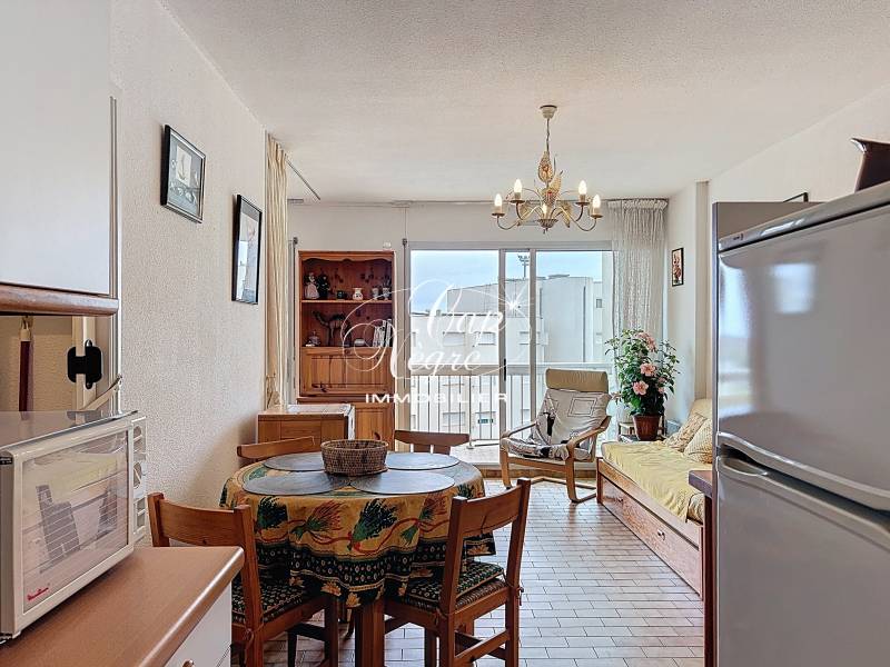 VENDU PAR CAP NEGRE APPARTEMENT T2 APERÇU MER  À VENDRE AU CENTRE DU LAVANDOU - EXCLUSIVITÉ