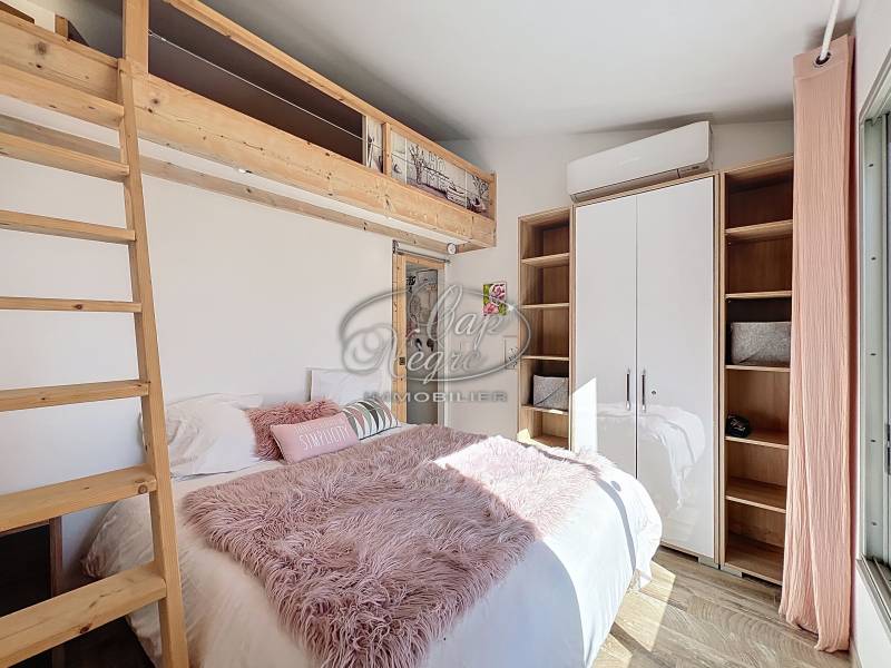 LOCATION SAISONNIERE - MAISON 4 PERSONNES RESIDENCE AVEC PISCINE ET ACCES PLAGE A PRAMOUSQUIER 