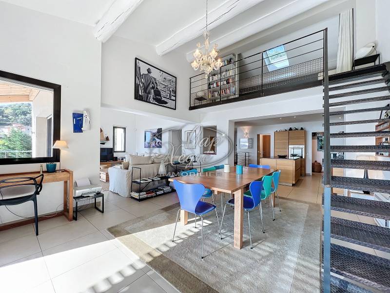 SOUS OFFRE - LE RAYOL CANADEL - VILLA DE STANDING CLÉ EN MAIN