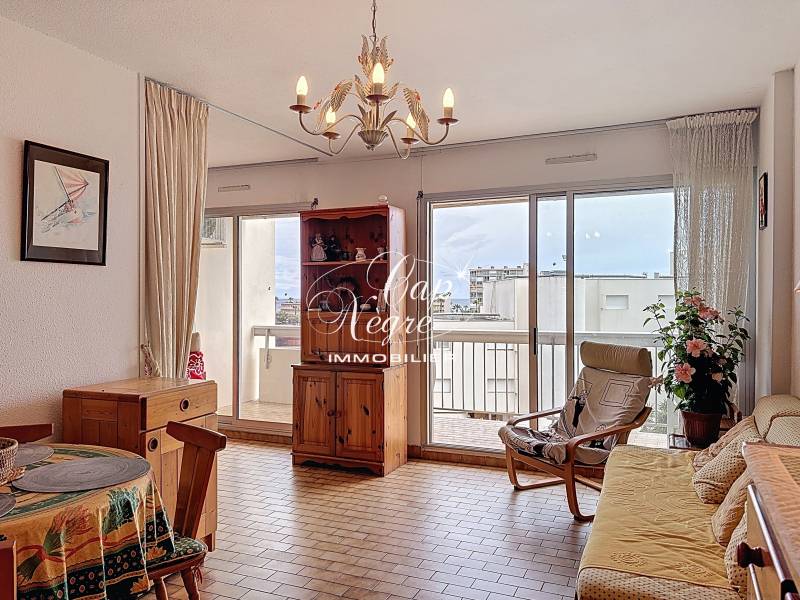 VENDU PAR CAP NEGRE APPARTEMENT T2 APERÇU MER  À VENDRE AU CENTRE DU LAVANDOU - EXCLUSIVITÉ