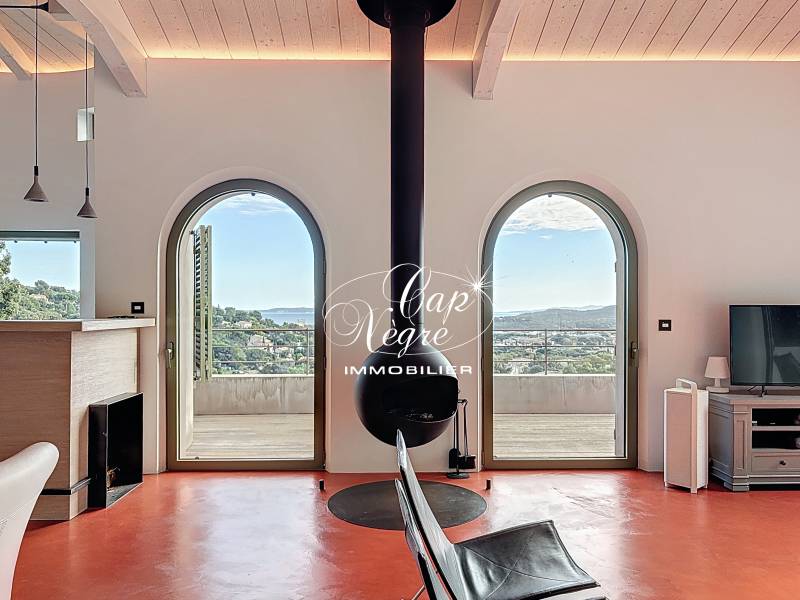 Maison à vendre avec piscine vue mer et dépendance Bormes-les-Mimosas