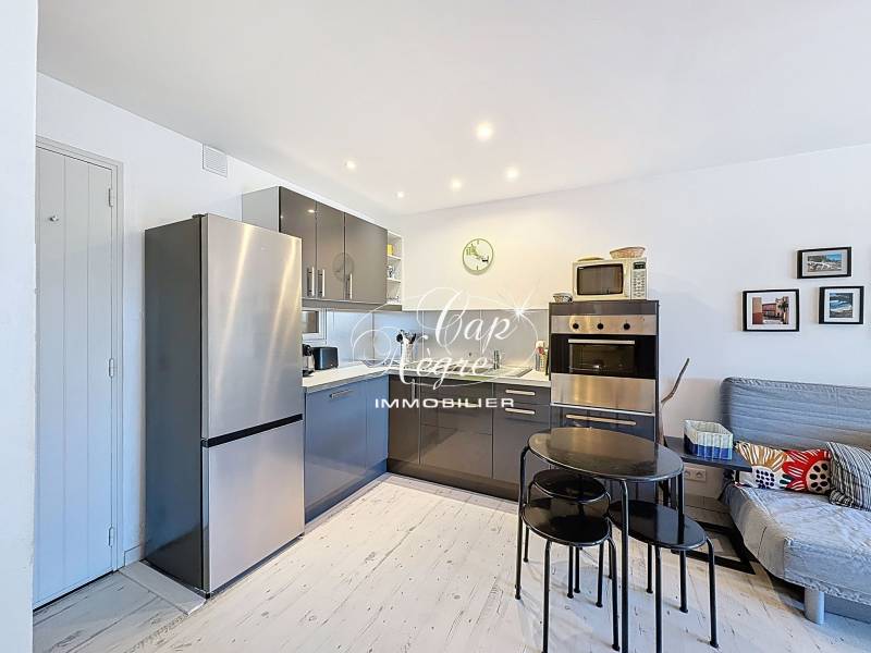 LOCATION SAISONNIERE - MAISON 5 PERSONNES A 50M DE LA PLAGE DE PRAMOUSQUIER RESIDENCE AVEC PISCINE