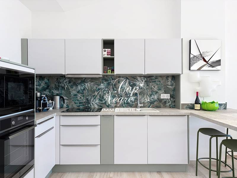 APPARTEMENT T2 AVEC TERRASSE ET VUE MER À VENDRE À CAVALIERE - PROCHE PLAGE