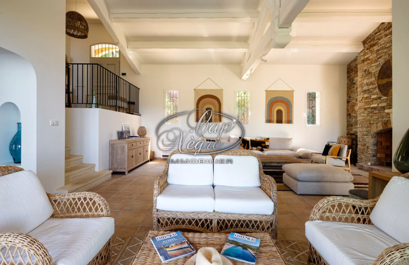 VILLA RENOVEE SUR 2 NIVEAUX AU CALME LOTISSEMENT PRIVE AIGUEBELLE 