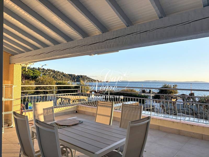 Appartement front de mer à vendre Le Lavandou Cavalière