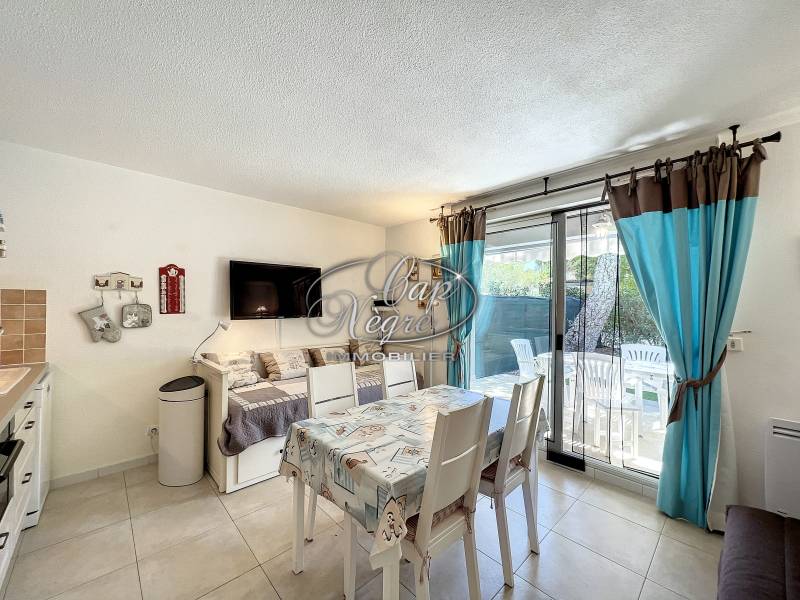 Appartement à vendre dans résidence avec piscine au Lavandou à Cavalière