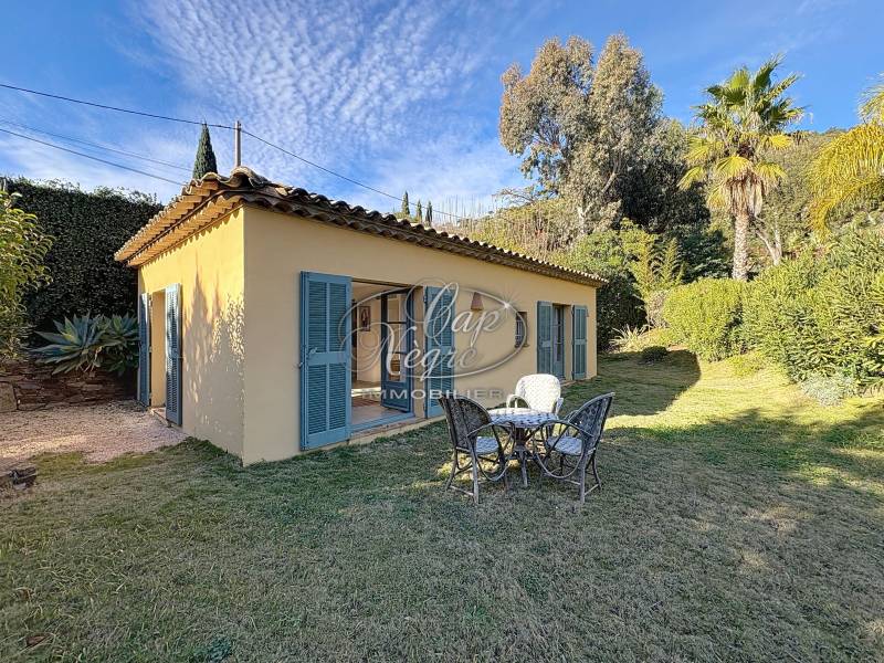 Maison à louer pour les vacances pour 2 personnes avec piscine au Rayol Canadel - Cap Nègre Immobilier
