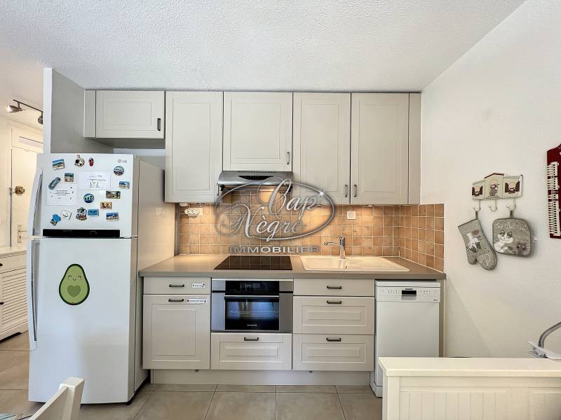 VENDU - EXCLUSIVITÉ CAVALIÈRE - APPARTEMENT/CAVE/PARKING PROCHE PLAGE