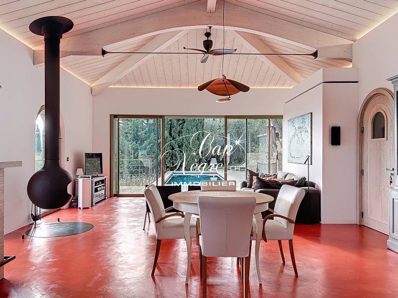 Maison à vendre avec piscine vue mer et dépendance Bormes-les-Mimosas