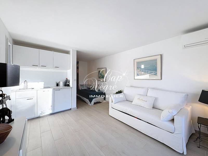 LOCATION SAISONNIÈRE - STUDIO 2 PERSONNES CHIC ET COSY A 5MIN DE LA PLAGE DE CAVALIERE