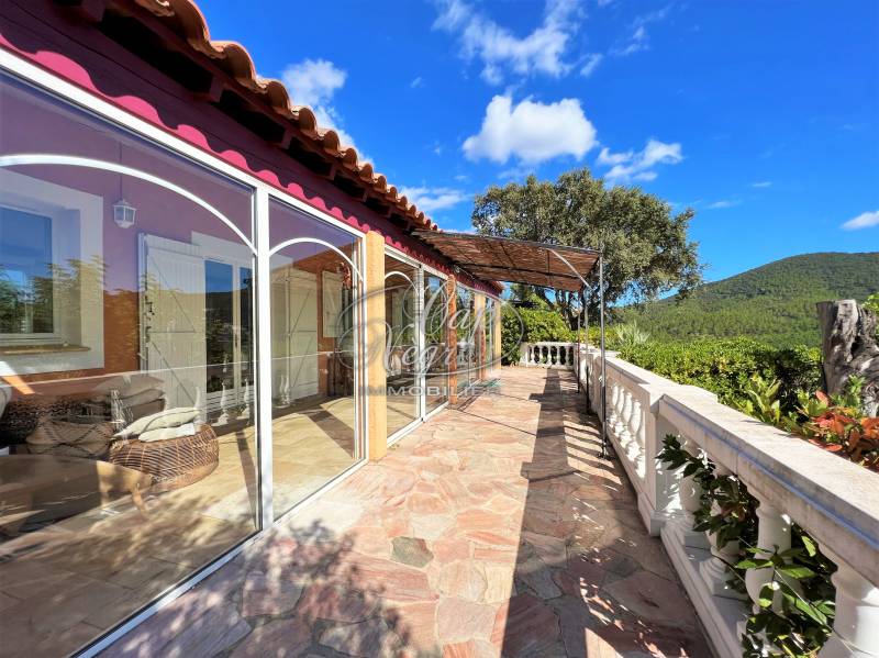 VALCROS - MAISON AVEC PISCINE DANS DOMAINE PRIVÉ