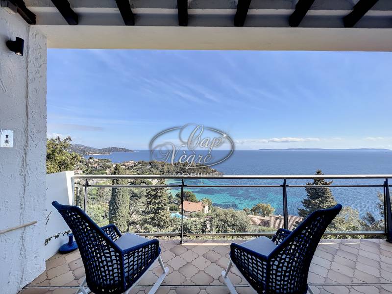 VILLA VUE MER ET ILES DANS QUARTIER PRESTIGIEUX DE SAINT CLAIR LE LAVANDOU
