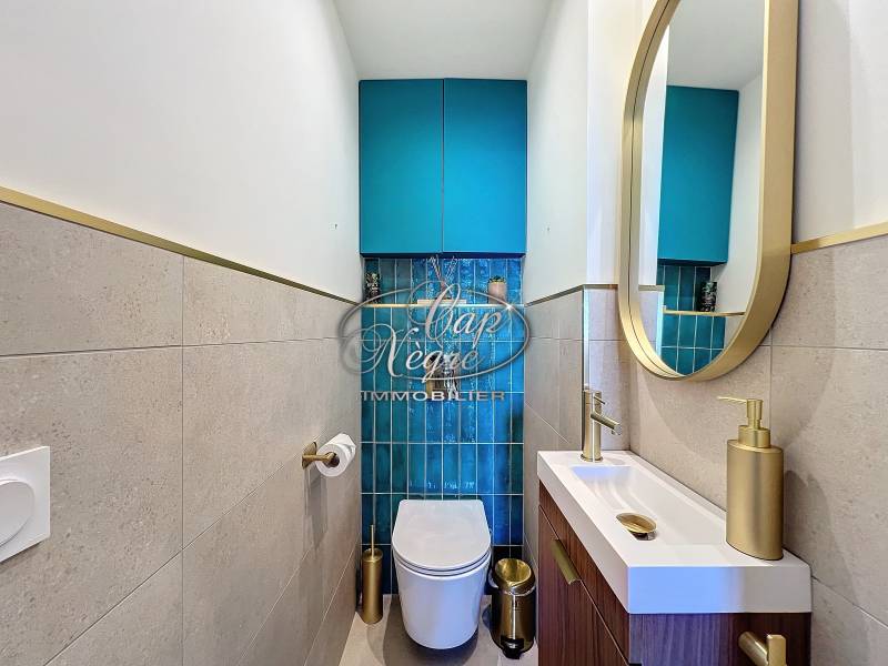 Location saisonnière vue mer proche de la plage à Cavalière Le Lavandou