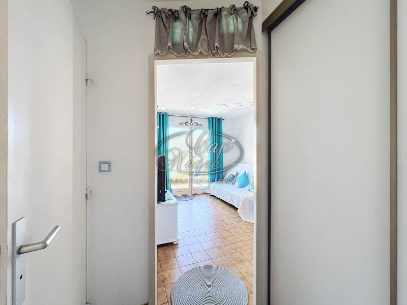 Location saisonnière 4 personnes climatisée vue mer piscine Rayol-Canadel-sur-Mer