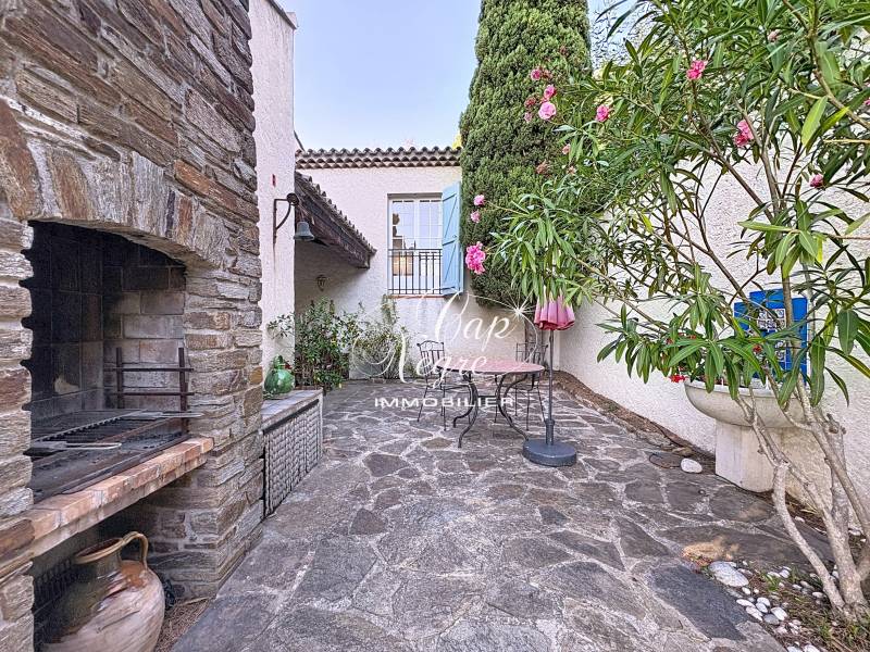 Élégante maison méditerranéenne avec vue mer